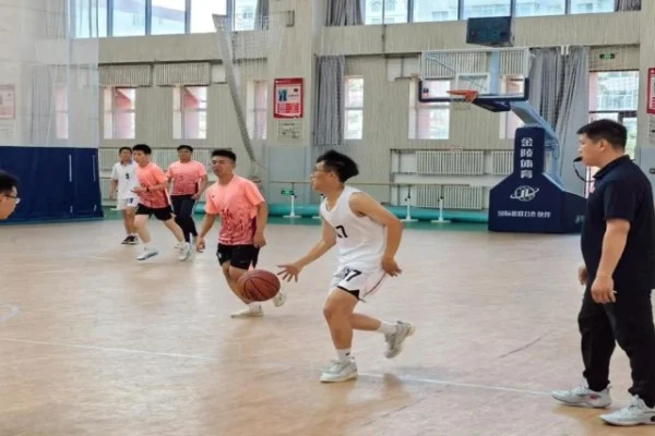 苏炳添赛季末正式宣布退役 中国短跑黄金一代辉煌落幕成永恒记忆
